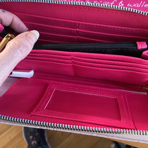 Betsey Johnson Light Pink Bow Embossed Wallet, with Soft, Cozy Cream Sca… - Picture 8 of 13